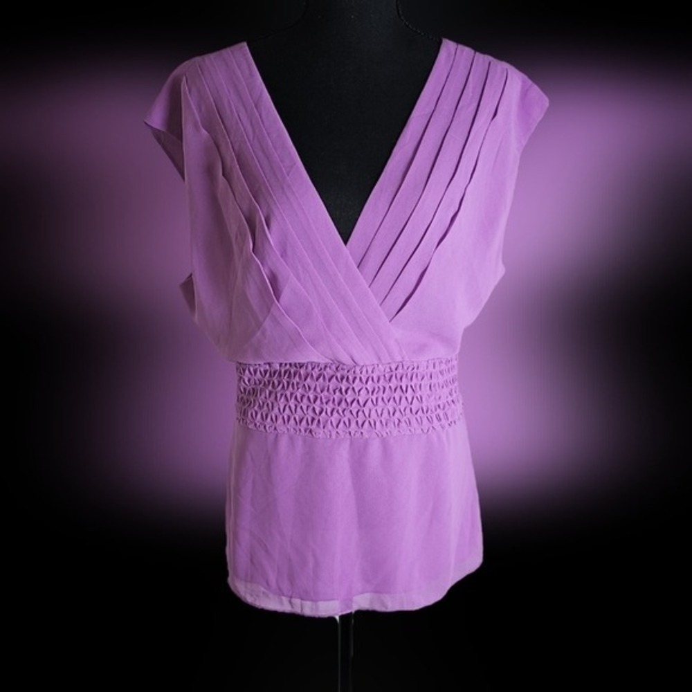 Banana Republic Size 12 V-neck Rushed, pleated Blouse Bright Lavender - Picture 6 of 12